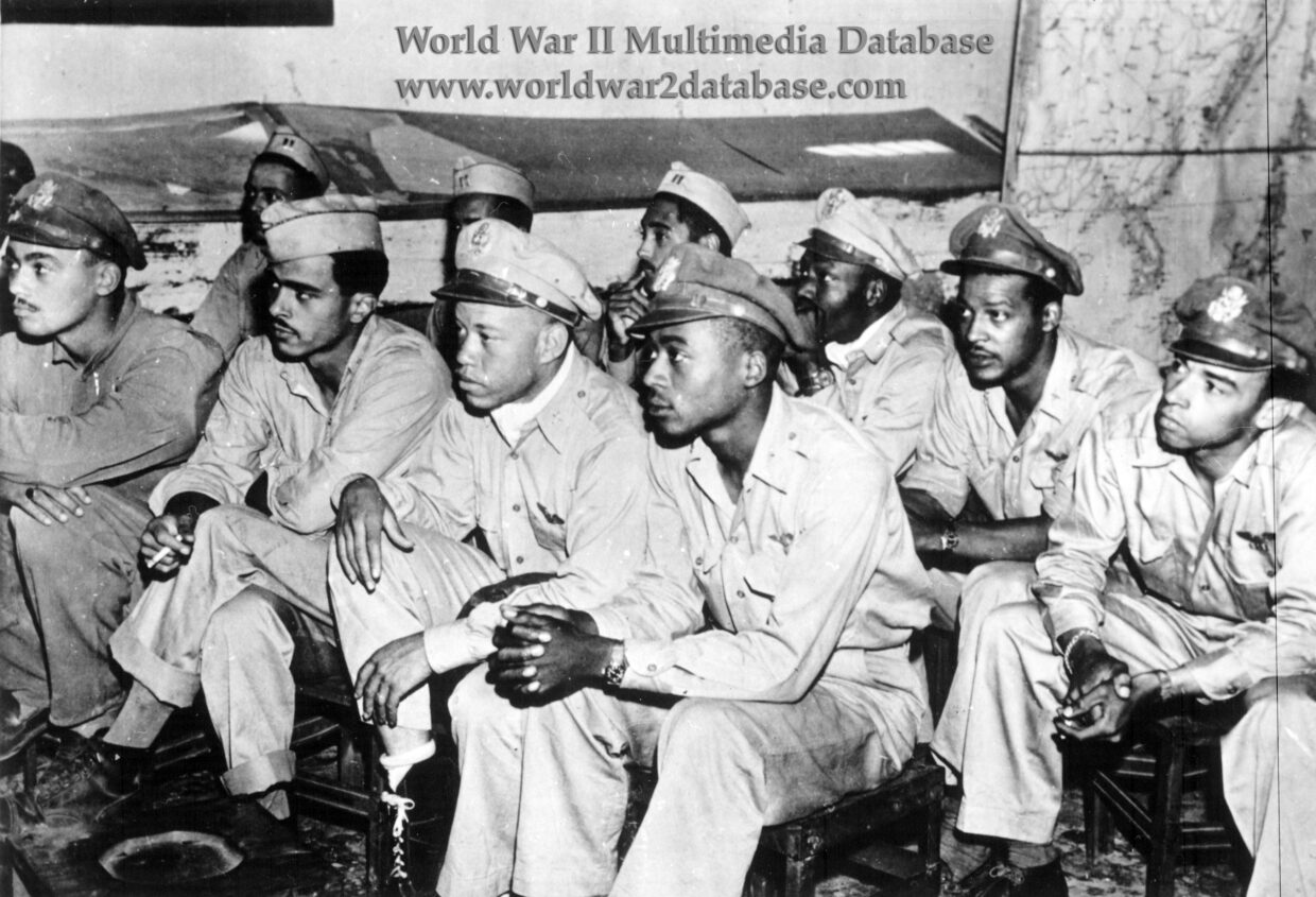 Briefing African-American Pilots of the 332nd Fighter Group