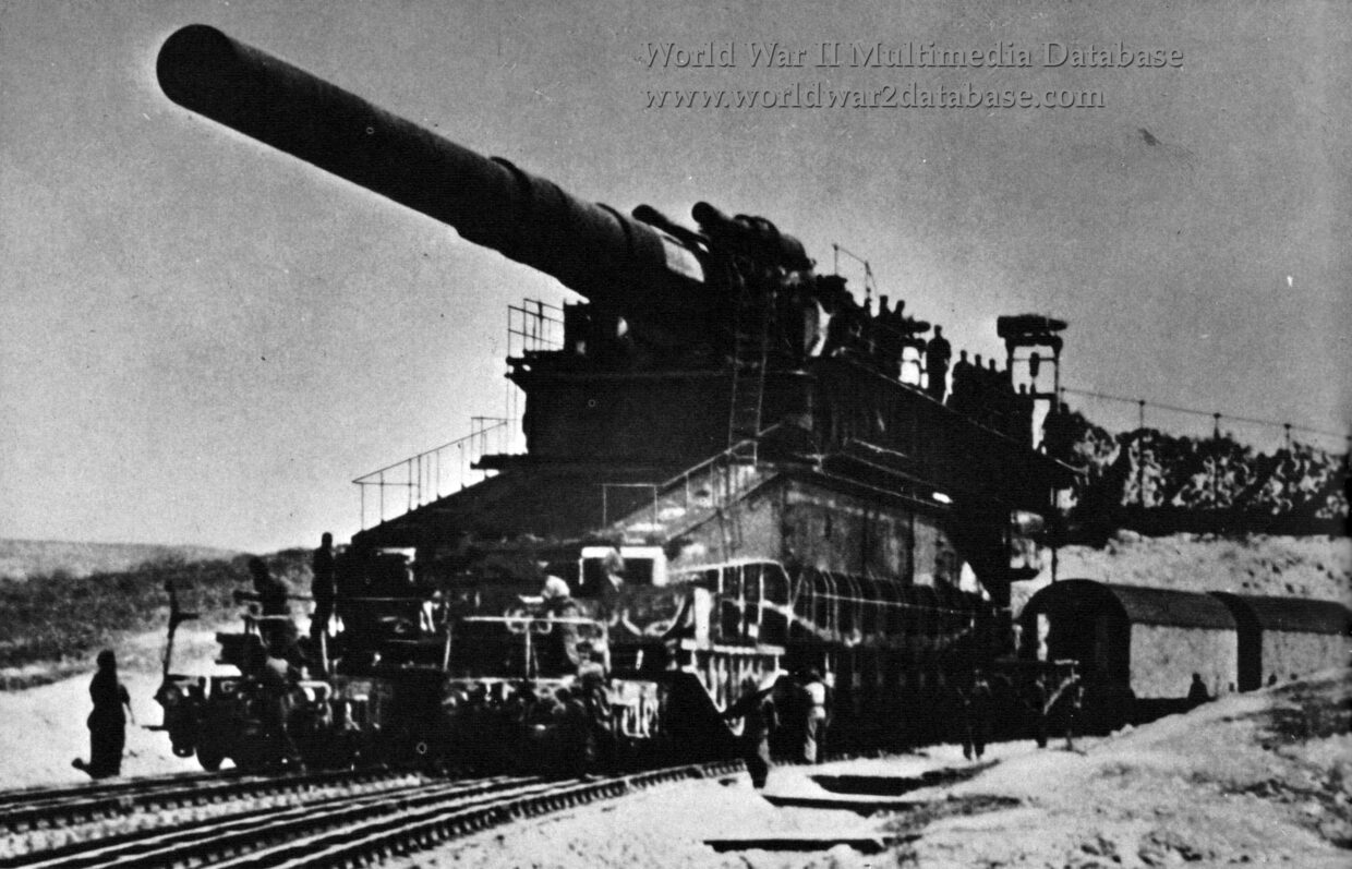 800 mm (31.5 inch) German Artillery “Dora“